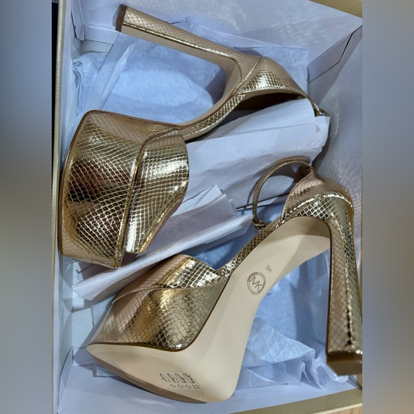 Martina Metallic Snake Embossed Leather Peep-Toe Platform Pump - Picture 4 of 5